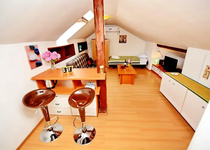 Ante Apartment *